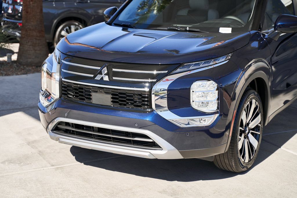 Used 2025 Mitsubishi Outlander SE FWD image 5