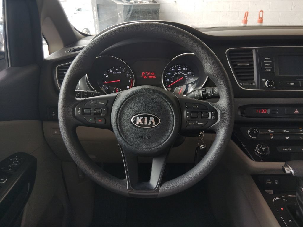 Used 2018 Kia Sedona L FWD image 23