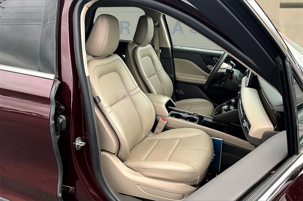 Used 2021 Lincoln Corsair Reserve w/ Elements Package image 28