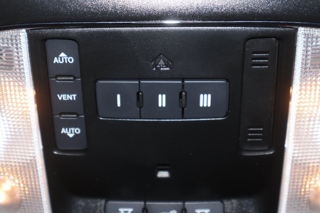 Used 2020 Jeep Grand Cherokee Limited image 35