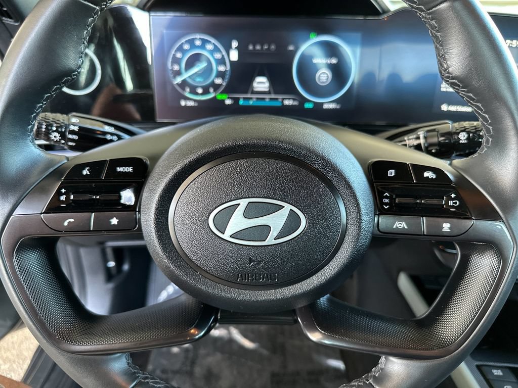 Used 2025 Hyundai Elantra Limited FWD image 22
