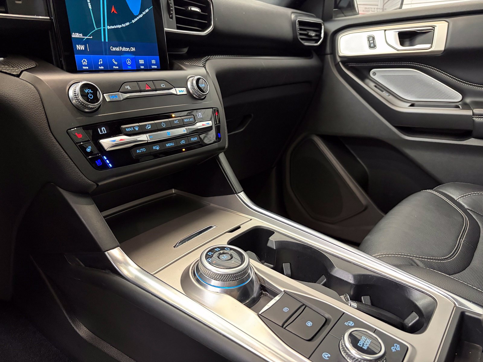 Used 2020 Ford Explorer ST w/ Premium Technology Package AWD/4WD image 22