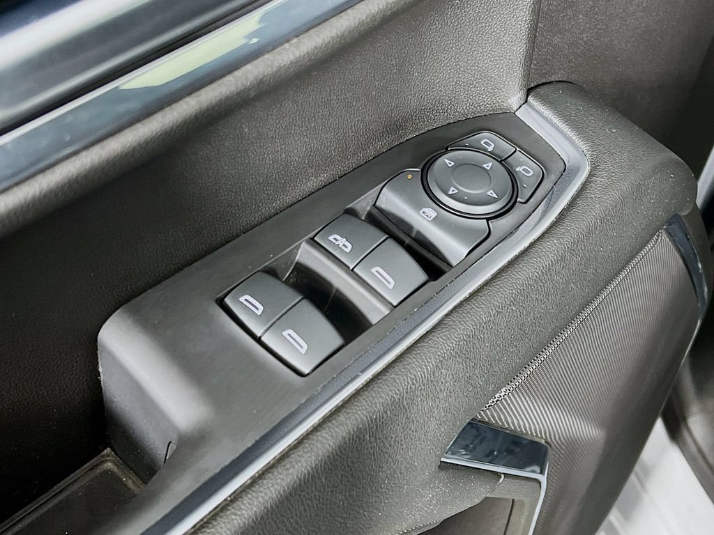 Used 2024 Chevrolet Silverado 1500 LT AWD/4WD image 33