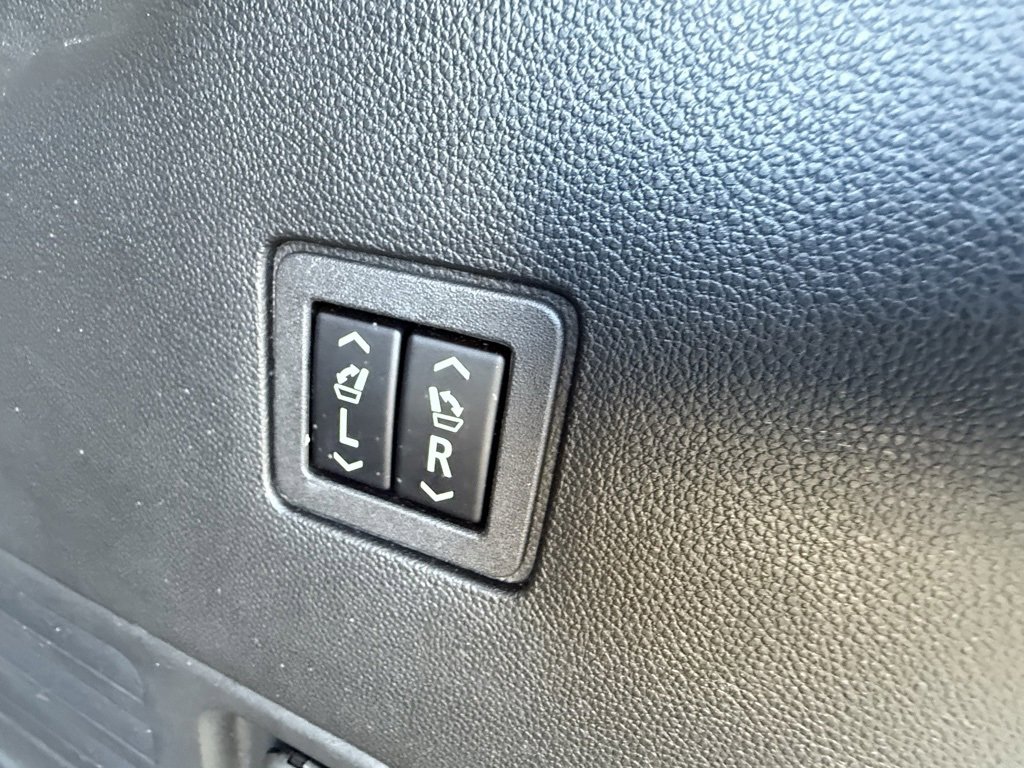 Certified 2018 Chevrolet Traverse High Country image 36