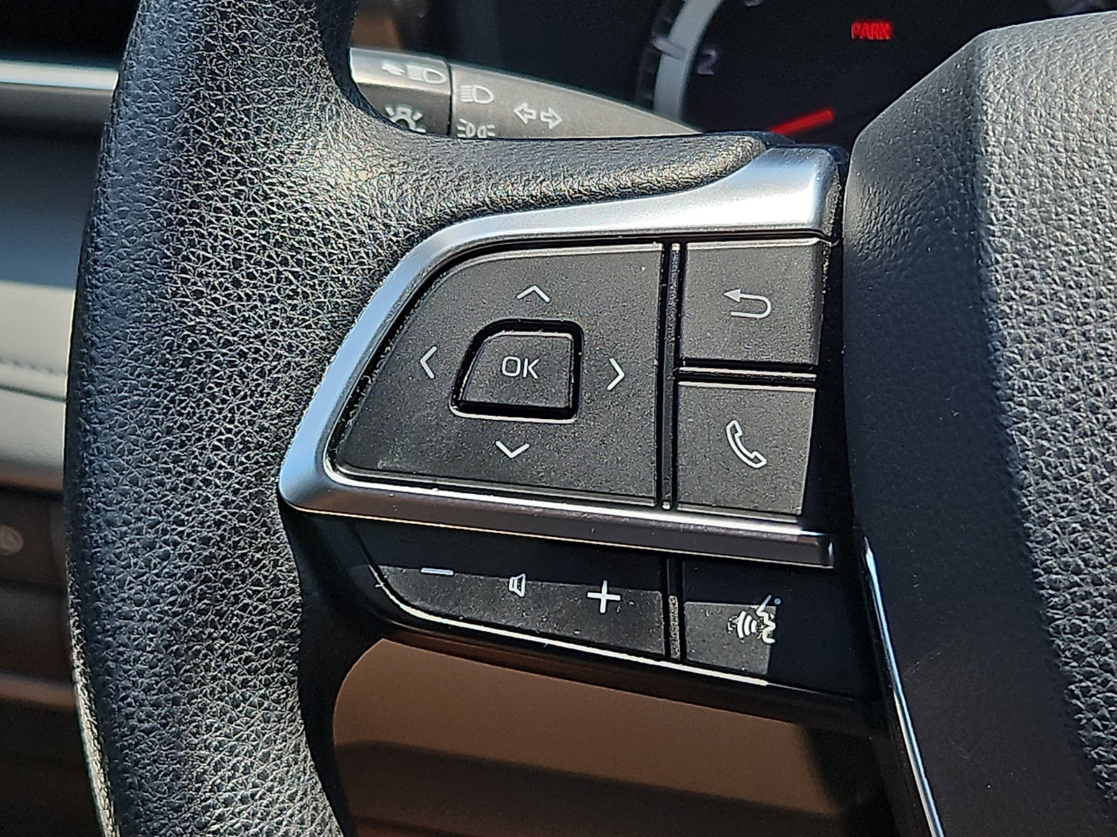 Used 2020 Toyota Highlander L AWD/4WD image 20