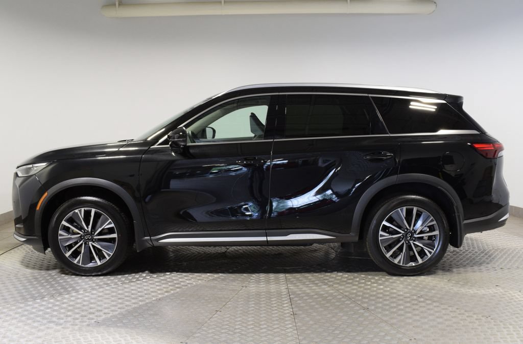 Certified 2026 INFINITI QX60 Luxe w/ Family Package AWD/4WD image 3