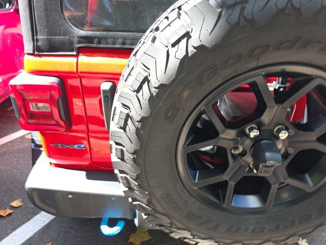 Used 2024 Jeep Wrangler Unlimited AWD/4WD image 12