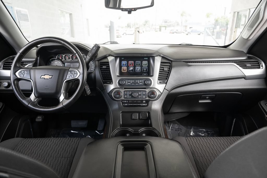 Used 2018 Chevrolet Suburban LS RWD image 21