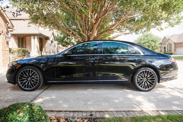 Used 2023 Mercedes-Benz S 580 4MATIC Sedan image 2