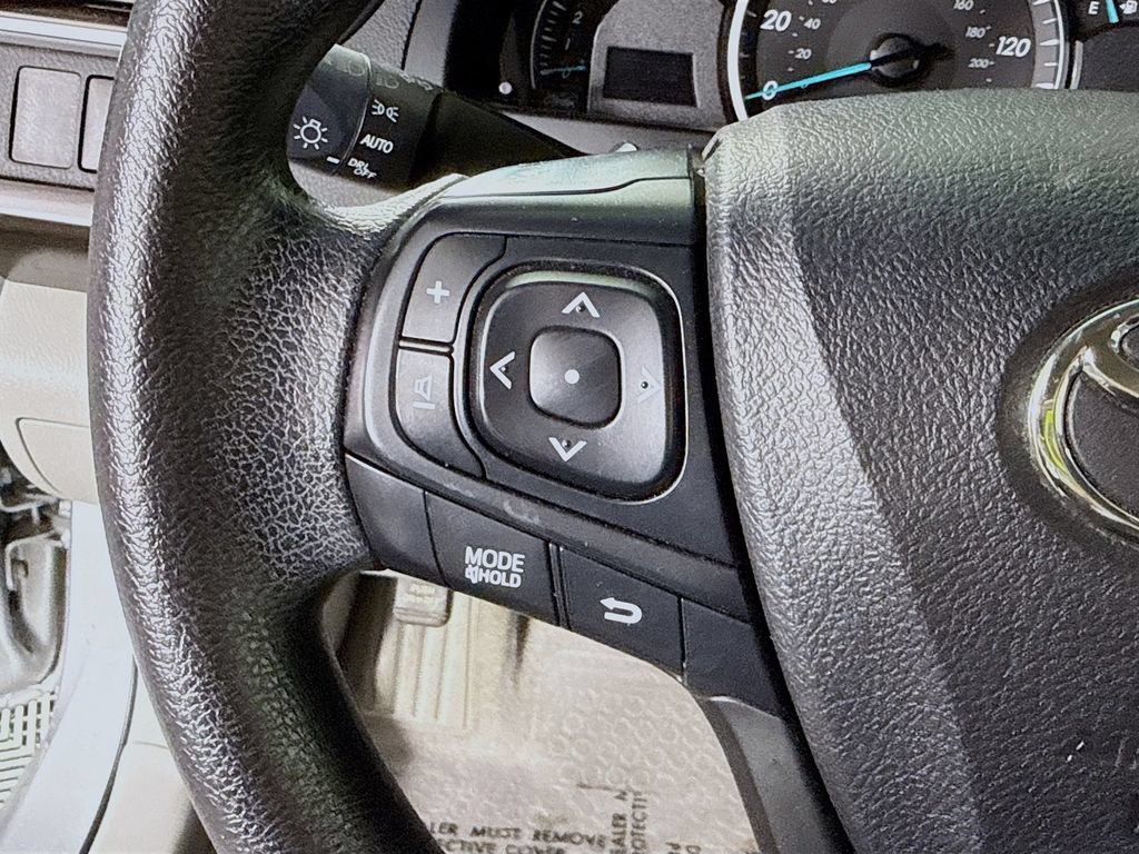 Used 2015 Toyota Camry LE FWD image 19