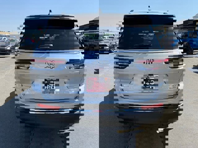 New 2025 Jeep Grand Cherokee L Limited w/ Trailer Tow Package image 5