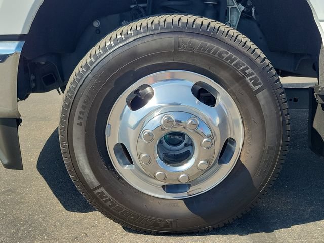 Certified 2024 Ford F350 Lariat w/ Lariat Ultimate Package AWD/4WD image 32