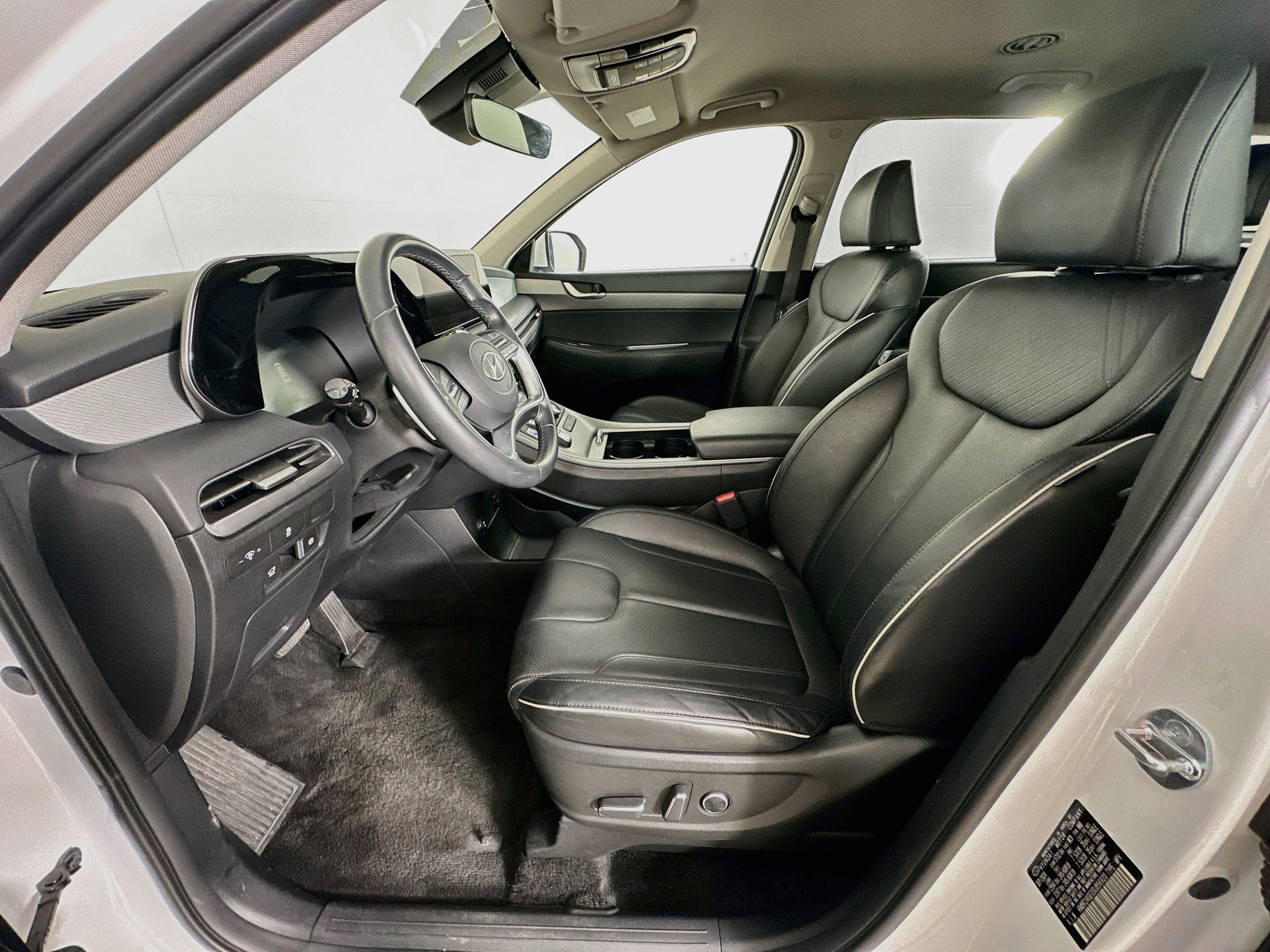 Used 2025 Hyundai Palisade SEL FWD image 13