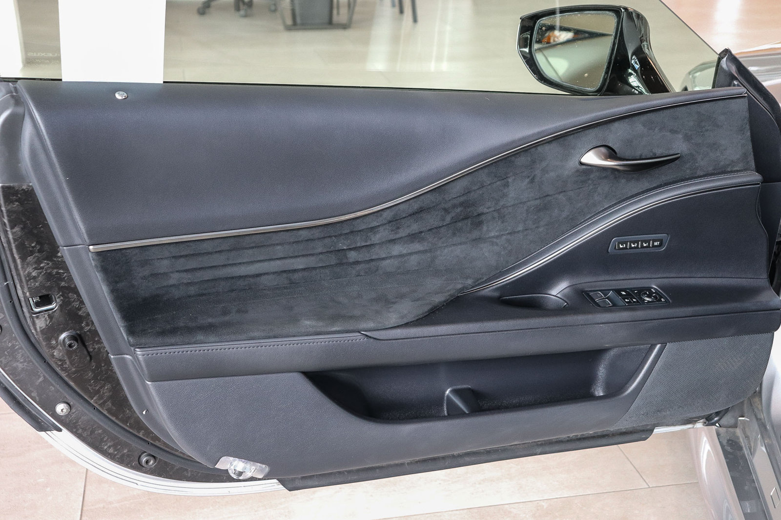 Used 2019 Lexus LC 500h w/ Sport Package RWD image 19