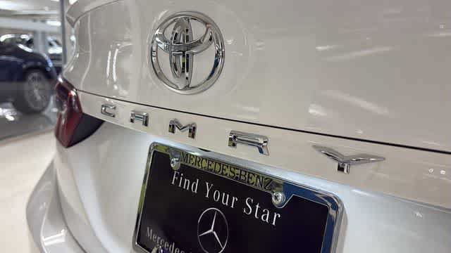 Used 2023 Toyota Camry SE w/ Cold Weather Package FWD image 9