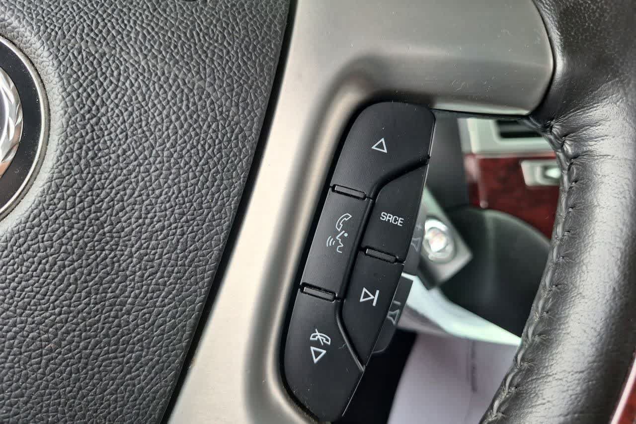 Used 2010 Cadillac Escalade Luxury AWD/4WD image 25
