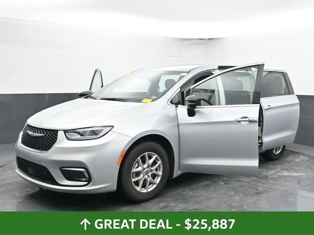 Used 2024 Chrysler Pacifica Touring-L image 56