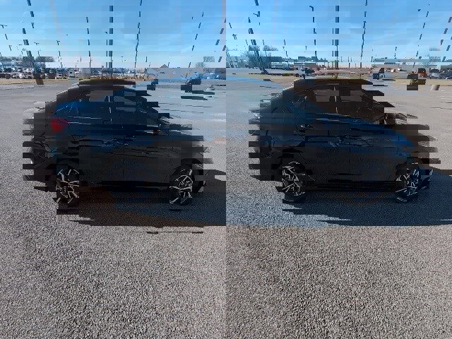 Used 2024 Kia Forte LXS image 2