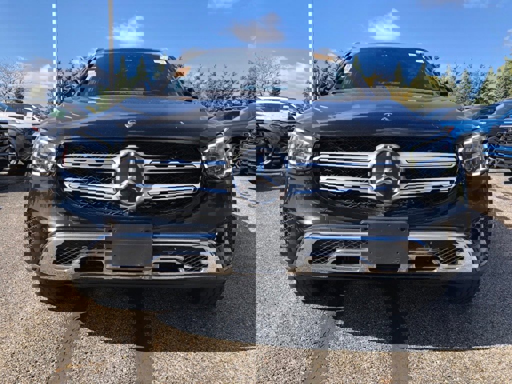 Used 2022 Mercedes-Benz GLC 300 4MATIC w/ Premium Package Lite image 2