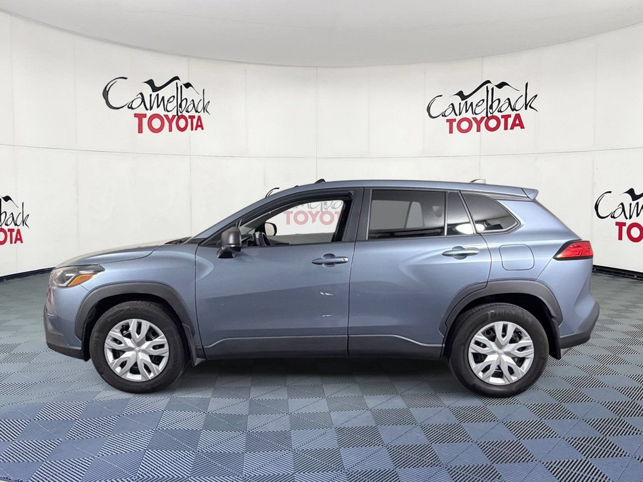 Used 2024 Toyota Corolla Cross L AWD/4WD image 4