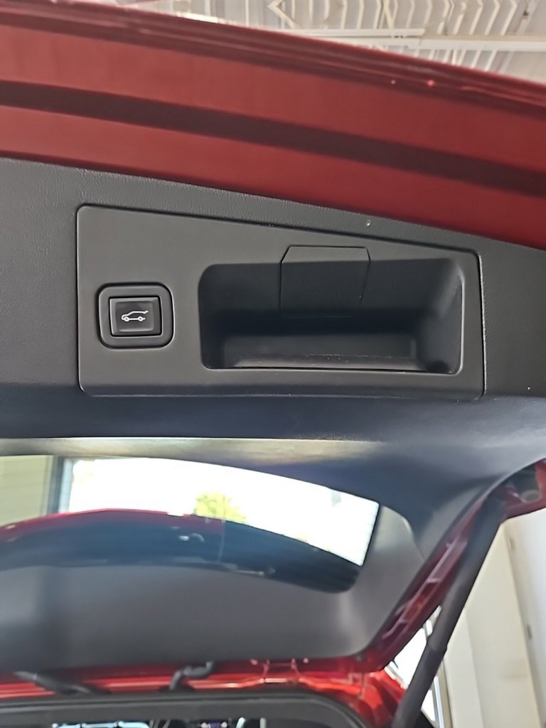 Used 2023 Cadillac XT5 Luxury image 12