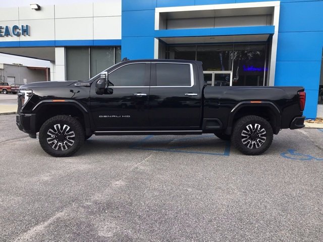 New 2026 GMC Sierra 3500 Denali w/ Denali Reserve Package image 3