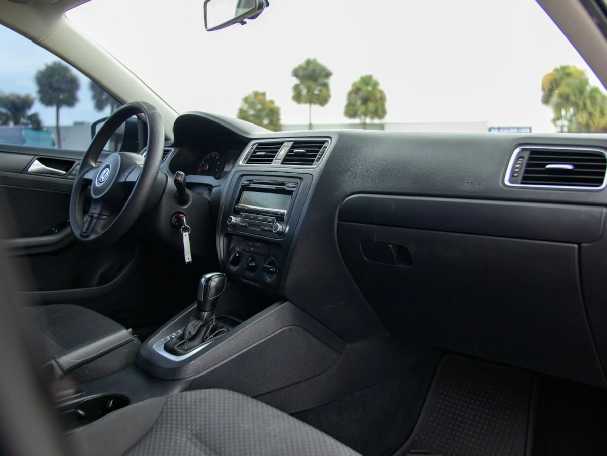 Used 2013 Volkswagen Jetta S FWD image 15