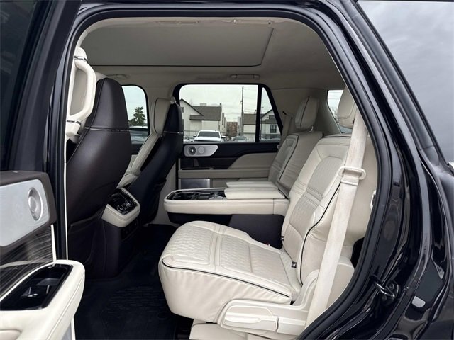 Used 2021 Lincoln Navigator Black Label w/ Cargo Convenience Package image 12
