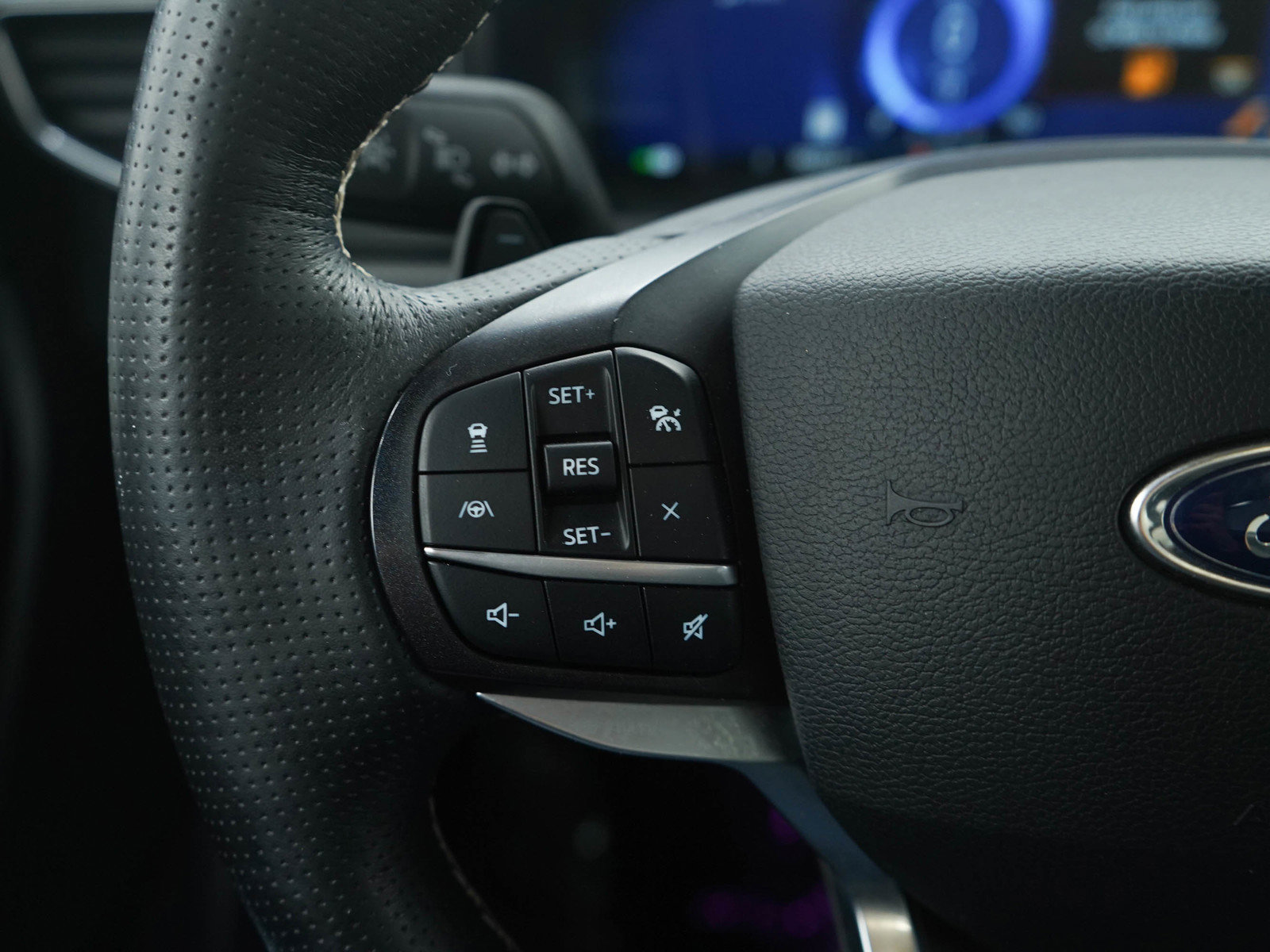 Used 2020 Ford Explorer ST w/ Premium Technology Package image 28