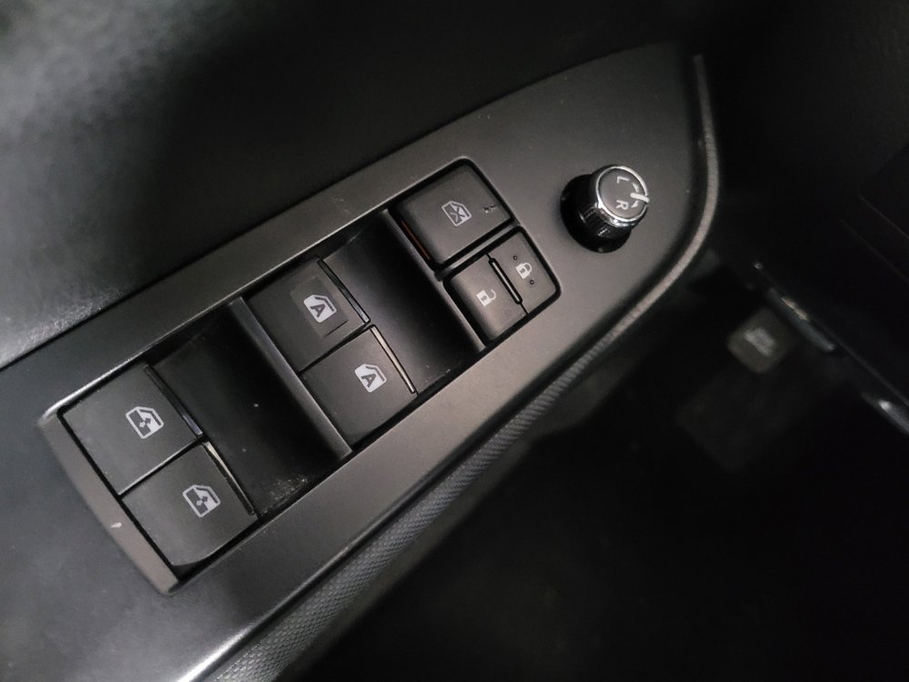 Used 2019 Toyota Highlander LE FWD image 27