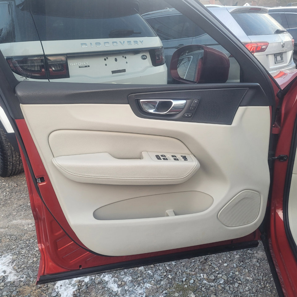 Used 2018 Volvo XC60 T5 Inscription image 10