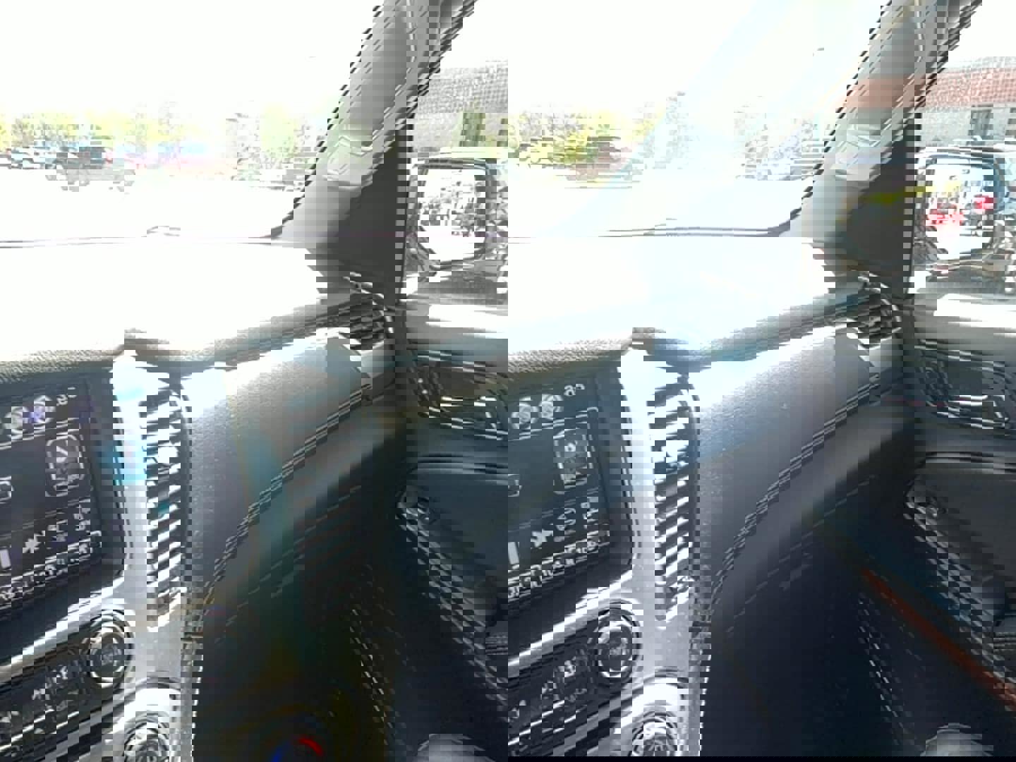 Used 2016 Chevrolet Suburban LTZ AWD/4WD image 31