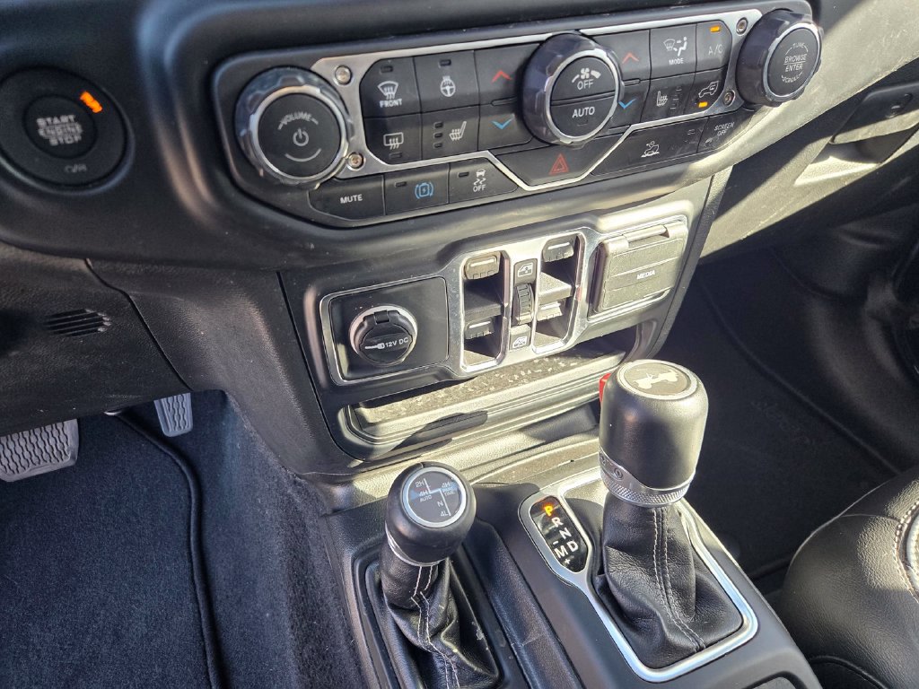 Used 2023 Jeep Wrangler Unlimited Sahara w/ Cold Weather Group AWD/4WD image 22
