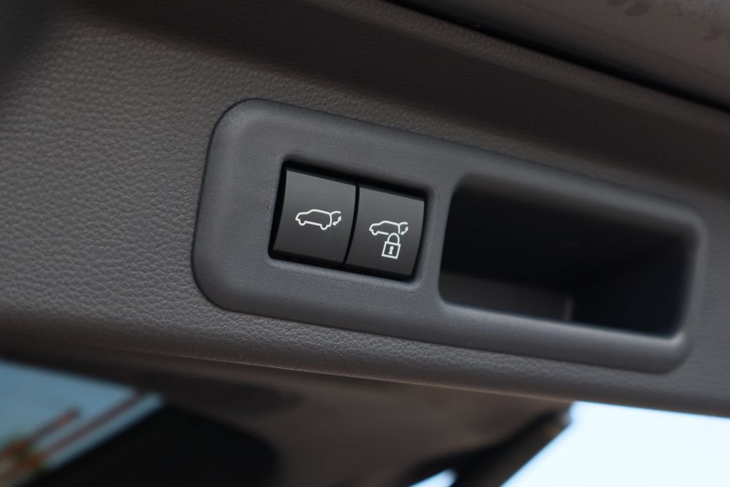 Used 2026 Toyota Sequoia Platinum AWD/4WD image 29