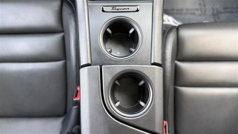 Used 2022 Porsche Taycan GTS image 23
