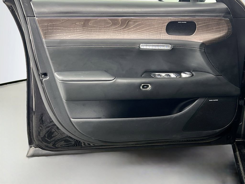 Used 2023 Genesis G90 3.5T AWD/4WD image 18