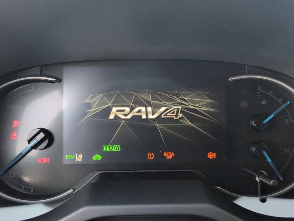 Used 2025 Toyota RAV4 XLE image 17