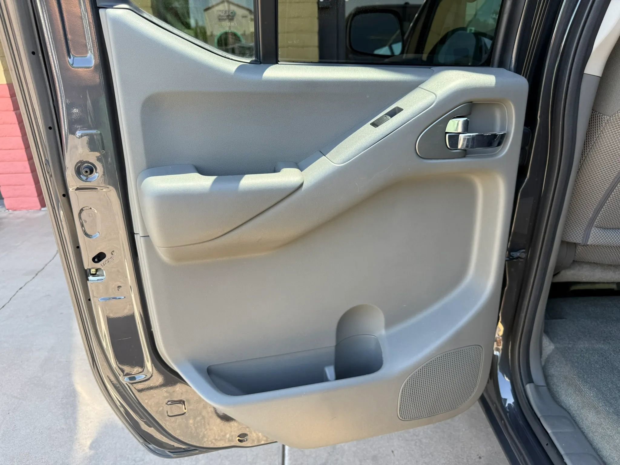Used 2015 Nissan Frontier SV w/ SV Value Truck Package AWD/4WD image 21