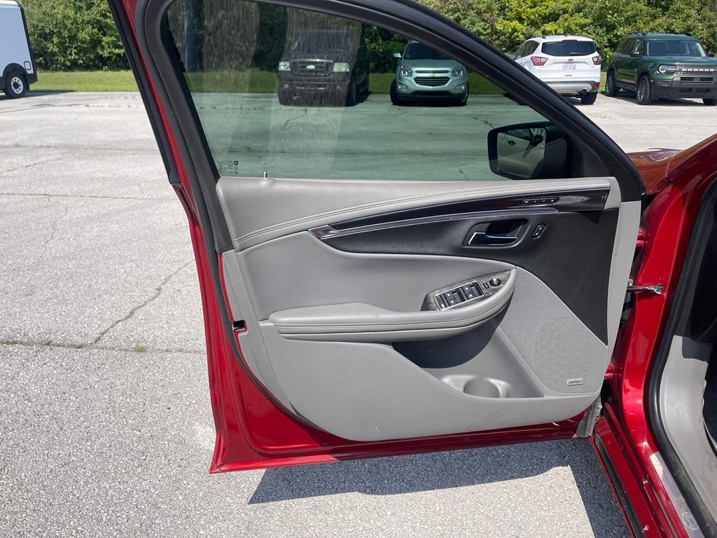 Used 2015 Chevrolet Impala LTZ FWD image 14