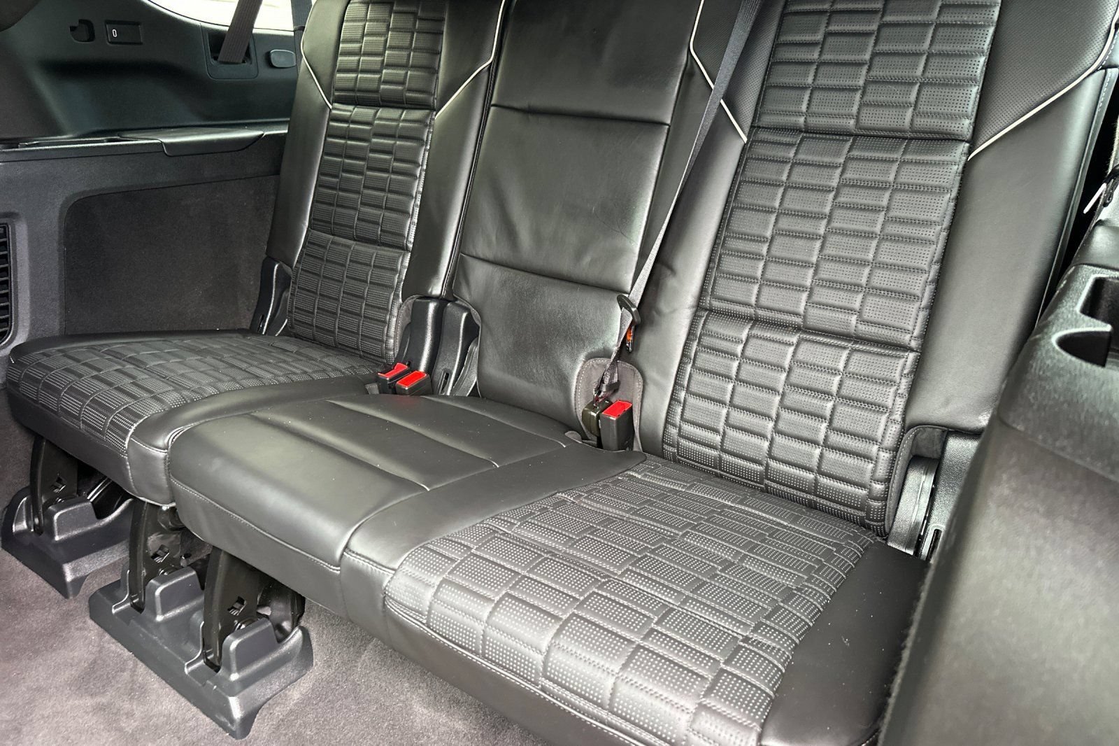 Certified 2023 Cadillac Escalade ESV Sport Platinum w/ Heavy-Duty Trailer Package AWD/4WD image 19