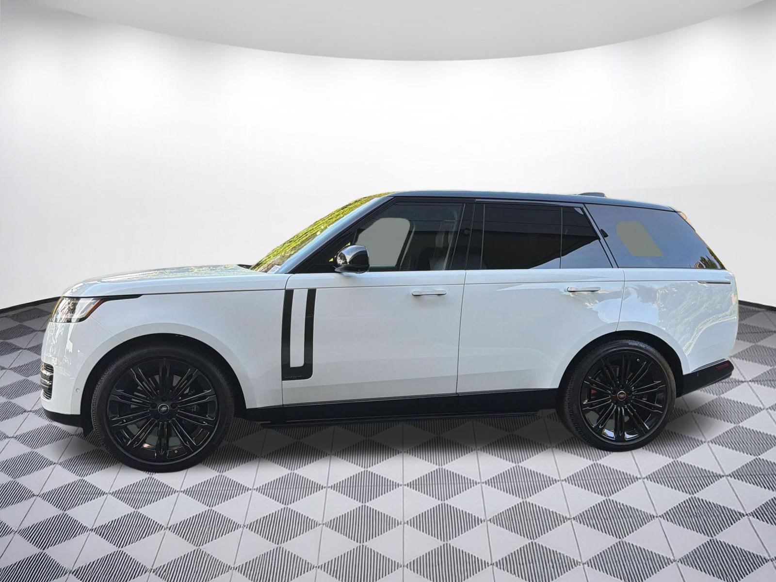 Certified 2025 Land Rover Range Rover Autobiography AWD/4WD image 2