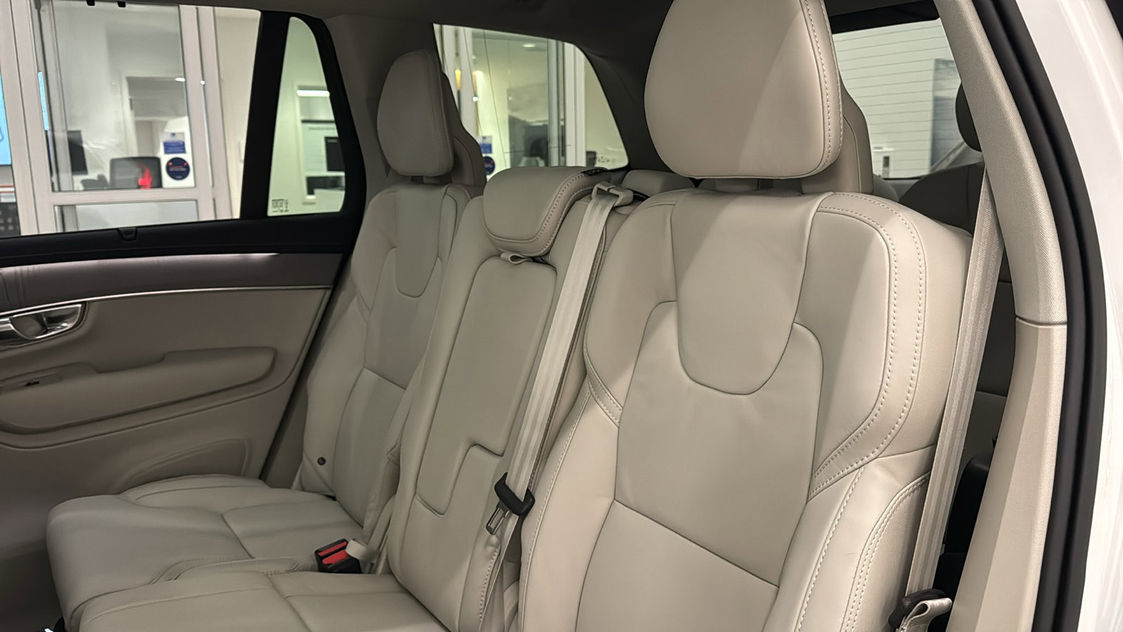 New 2026 Volvo XC90 B6 Ultra image 26