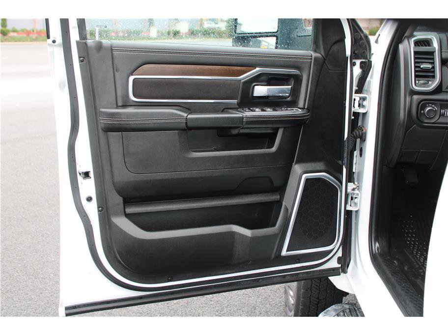 Used 2024 RAM 5500 Laramie image 7