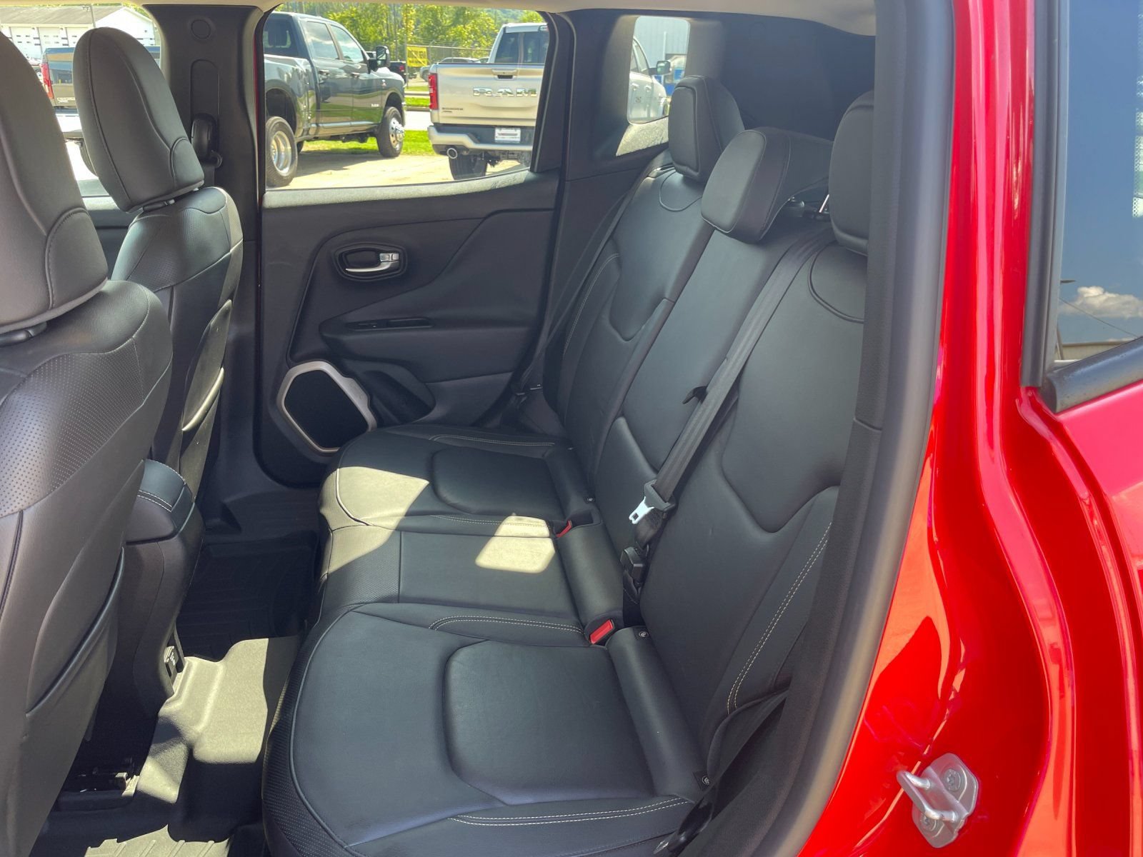 Used 2015 Jeep Renegade Limited AWD/4WD image 13