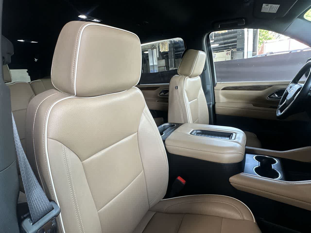 Used 2024 Chevrolet Suburban Premier RWD image 27