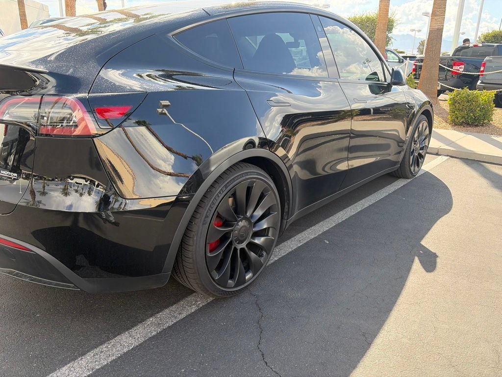 Used 2023 Tesla Model Y Performance AWD/4WD image 2