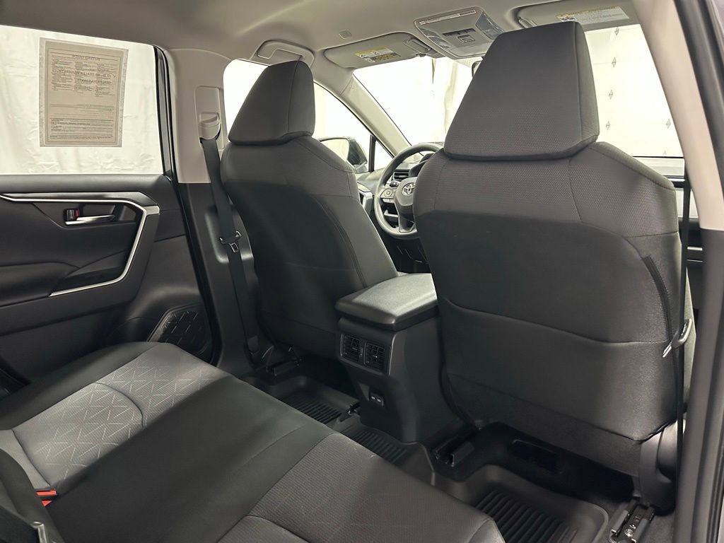 Used 2025 Toyota RAV4 XLE AWD/4WD image 50