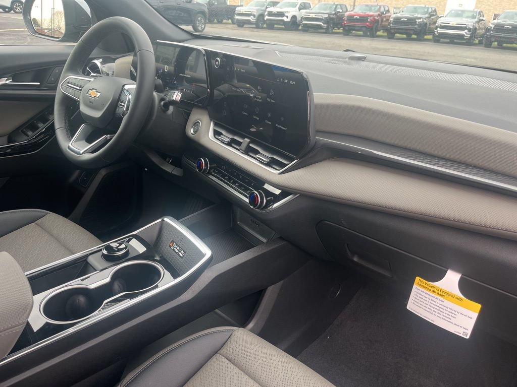 New 2026 Chevrolet Equinox LT w/ Convenience Package II FWD image 33