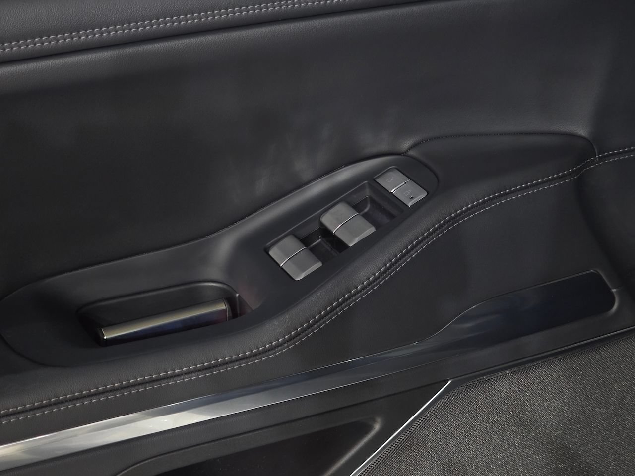 New 2025 Lincoln Navigator Reserve w/ Jet Appearance Package AWD/4WD image 18