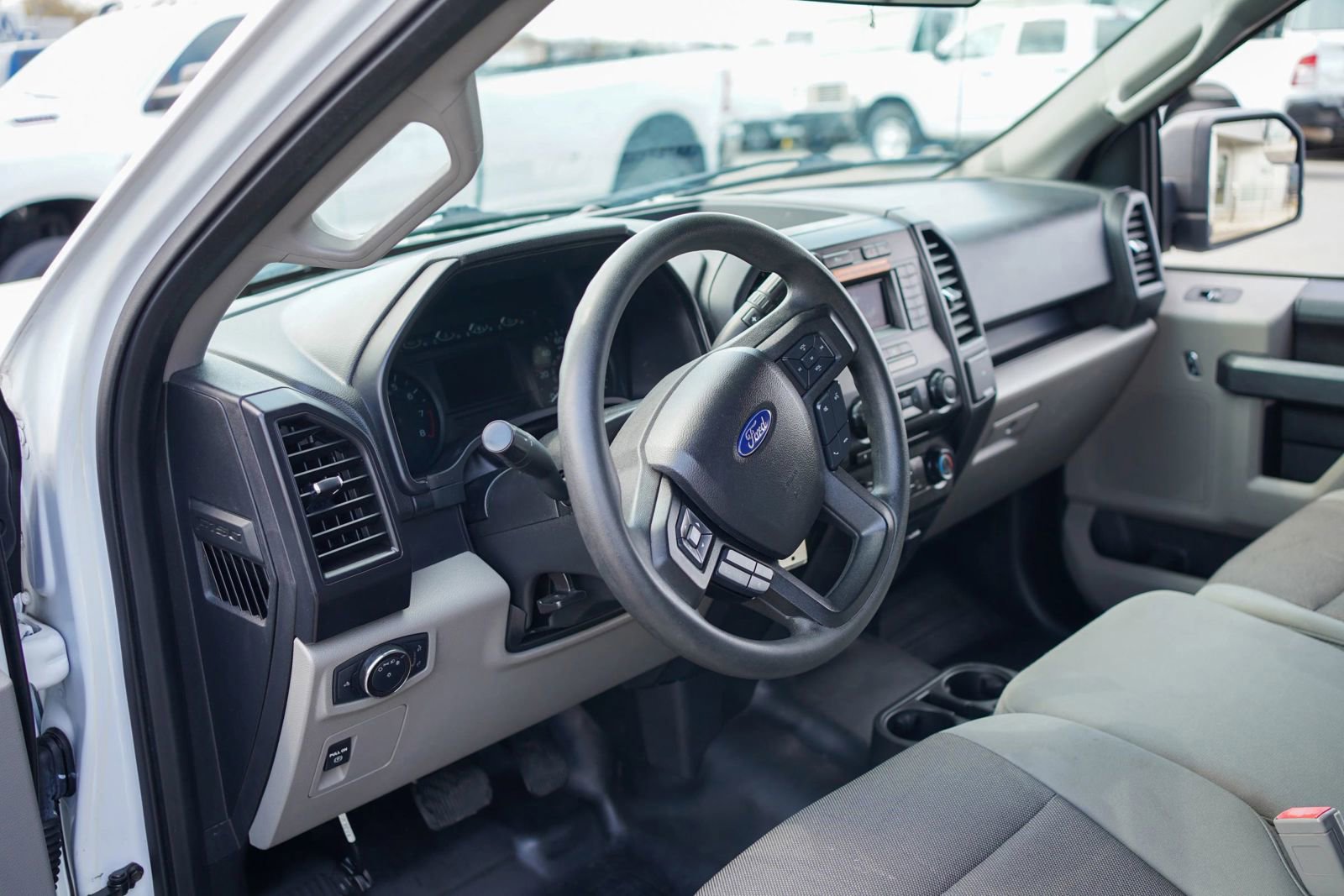 Used 2018 Ford F150 XL w/ Equipment Group 101A Mid RWD image 3